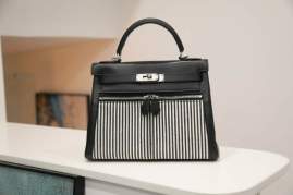 Picture of Hermes Handbags _SKUfw236183918fw